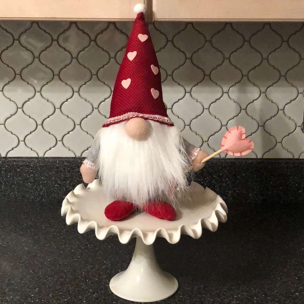 Valentines Gnome I’m just so cute! ❤️💕